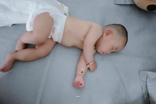 国内几个月试管代生男宝可以吃辅食
